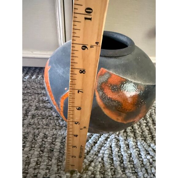 Signed Raku Studio Pottery Vase — “Monte Davey”, 9/94 (9" x 8") - Picture 14 of 14